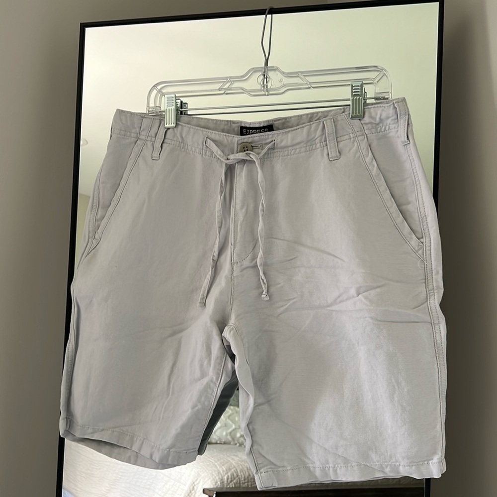 Express: Men’s Shorts Size 33